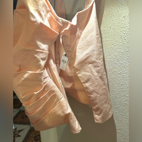 Express Linen Ruched Crop Top - Picture 7 of 8